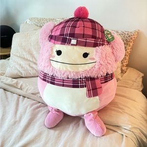 XL 24” SQUISHMALLOW NWT BRINA